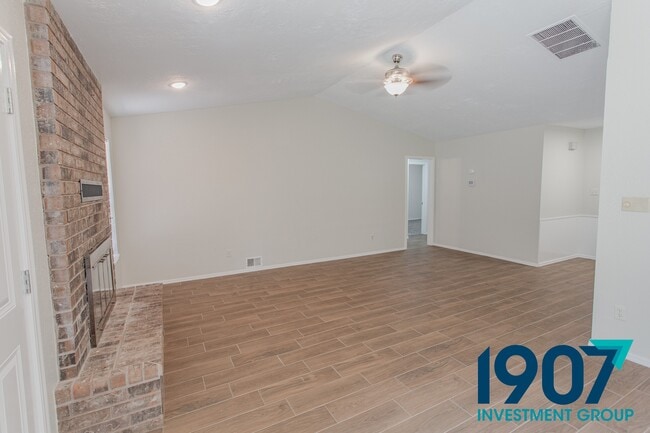 Building Photo - 400 Trinidad Dr
