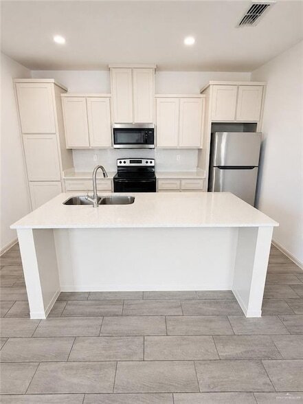 Building Photo - 1505 Shavano Dr