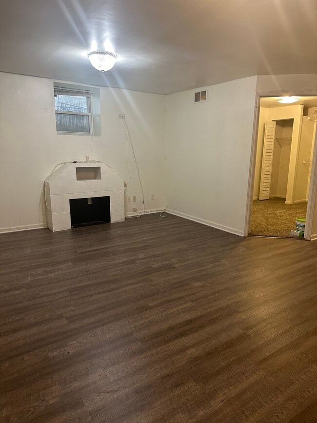 Building Photo - 4422 S Saint Lawrence Ave