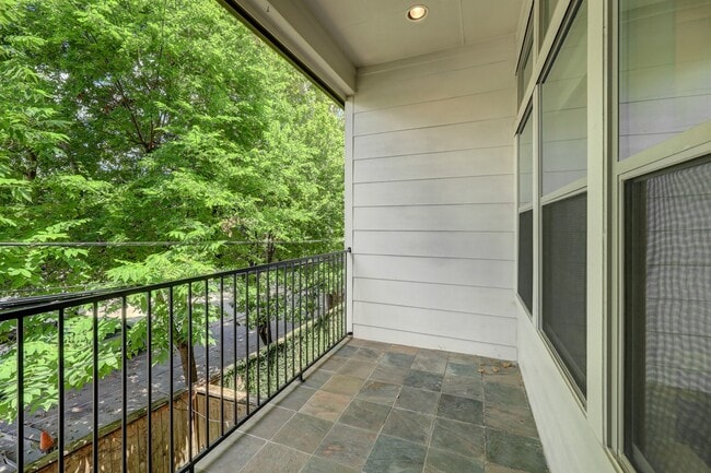 Building Photo - 6618 Wanita Pl