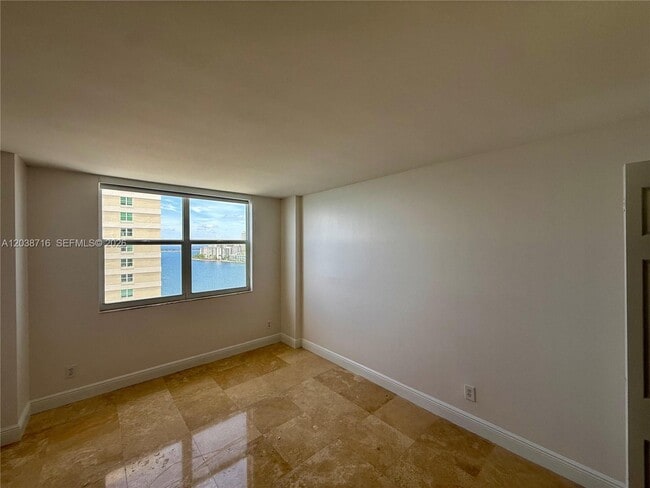 Building Photo - 770 Claughton Island Dr