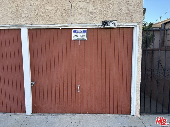 Building Photo - 130 E Hillcrest Blvd