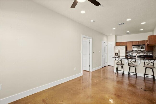 Building Photo - 1807 Poquito St