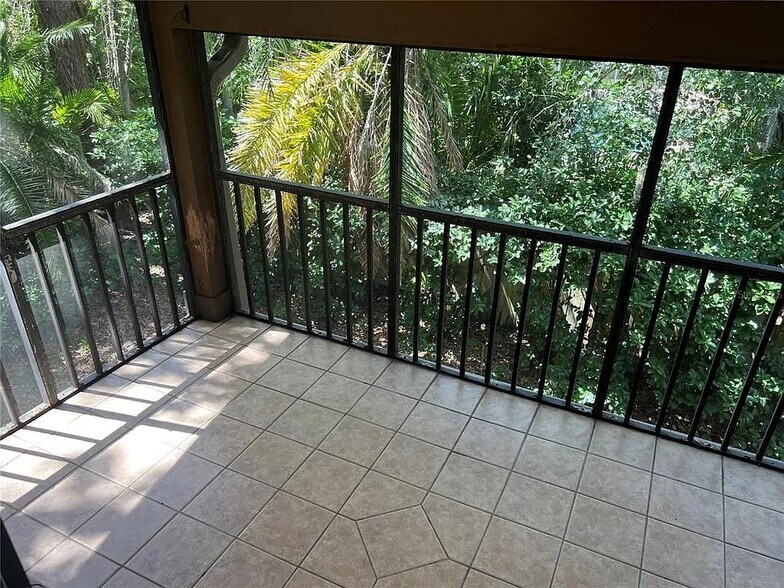 Building Photo - 647 Fairmont Ave