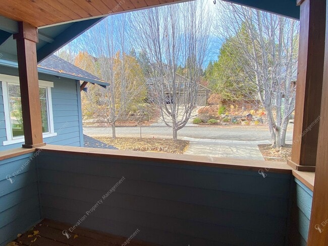 Building Photo - Light-Filled Awbrey Butte Retreat