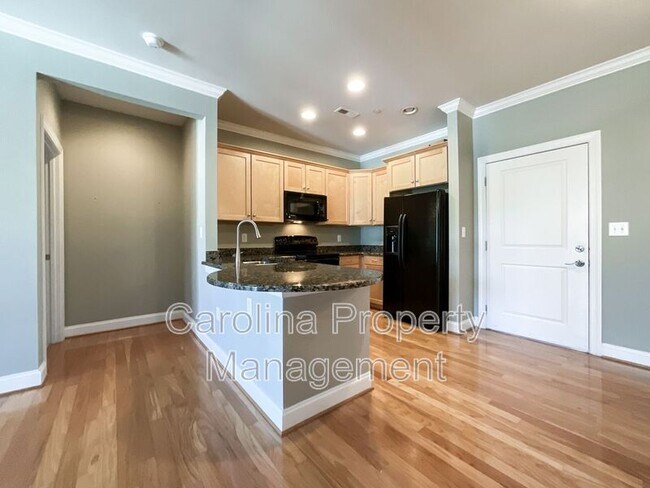 Building Photo - 518 Clarice Ave