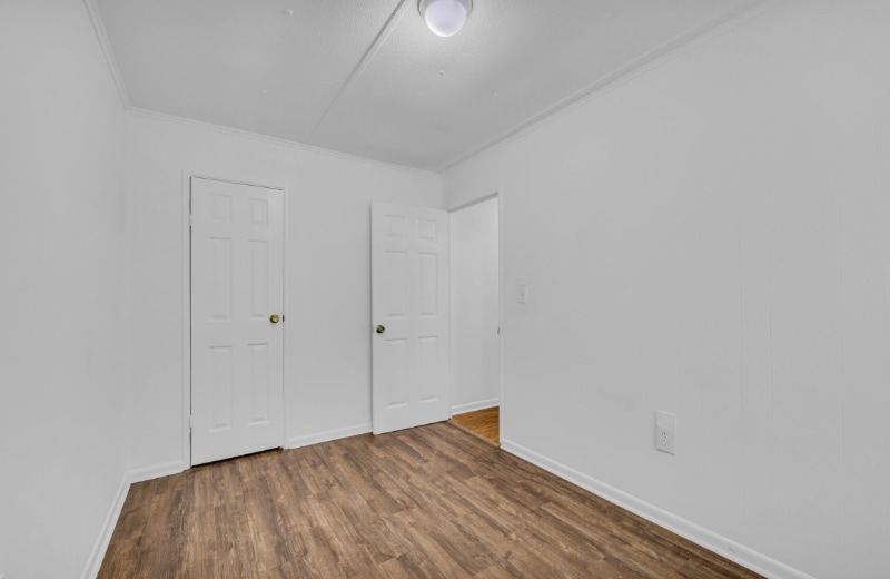 Building Photo - 303 Martin Cir