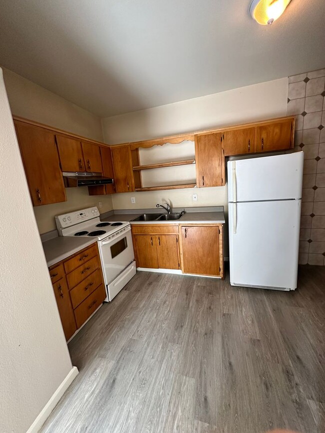 Primary Photo - 1 Bed 1 Bath available in Otis Orchards