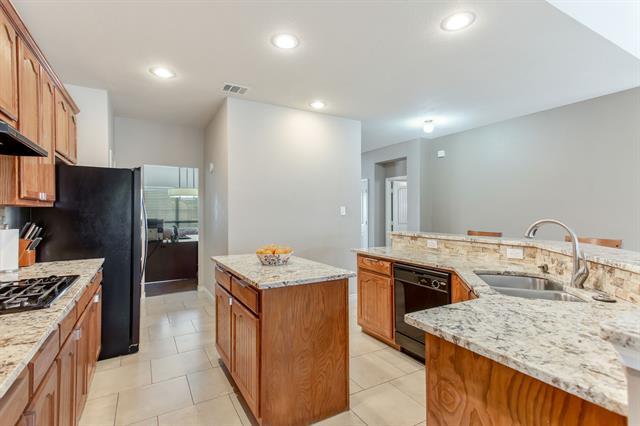 Building Photo - 720 Hardwood Dr