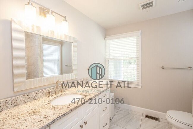 Building Photo - FULLY RENOVATED 2 Bedroom House close to I...