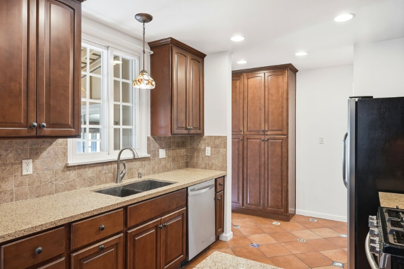 Building Photo - 1808 N Edison Blvd