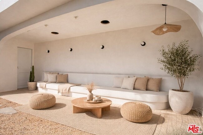 Building Photo - 2107 Mayview Dr