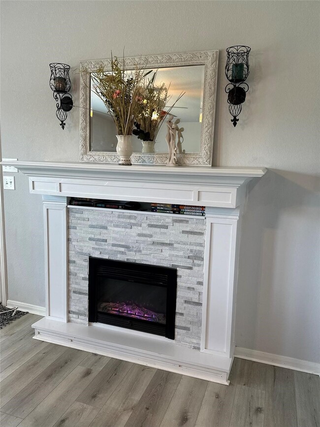 Building Photo - 16310 Westley Ridge Dr