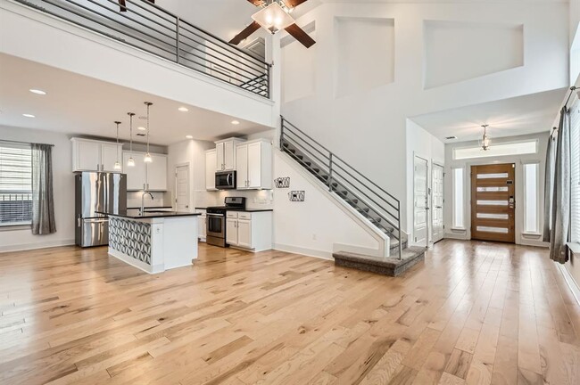 Building Photo - 1513 Casa Dr