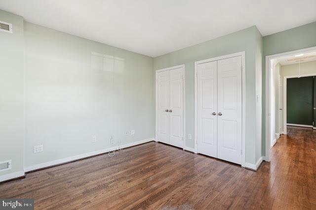 Building Photo - 657 S Columbus St