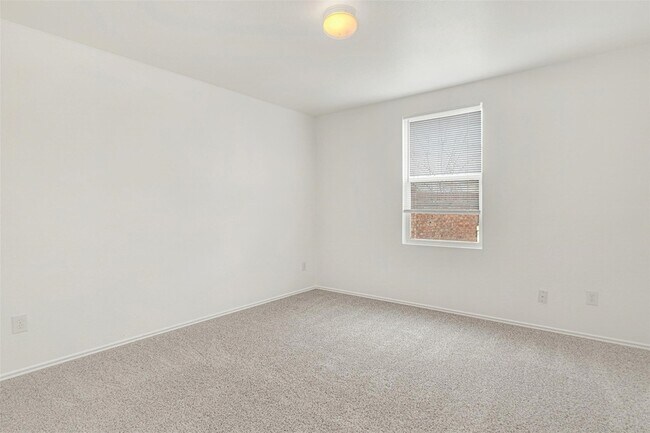 Building Photo - 10876 Rankin Dr
