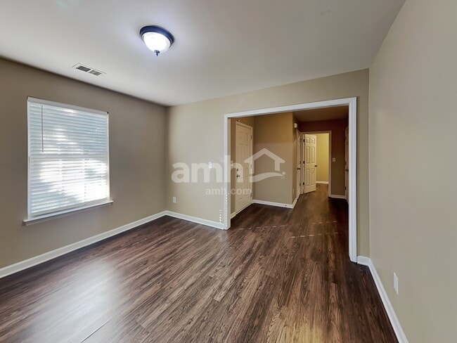 Building Photo - 2010 Cornflower Ln