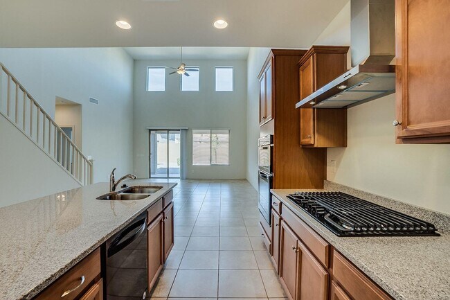 Building Photo - Charming 4-bed, 3.5 bath home with full SOLAR at Trailside community on Happy Valley in North Peoria