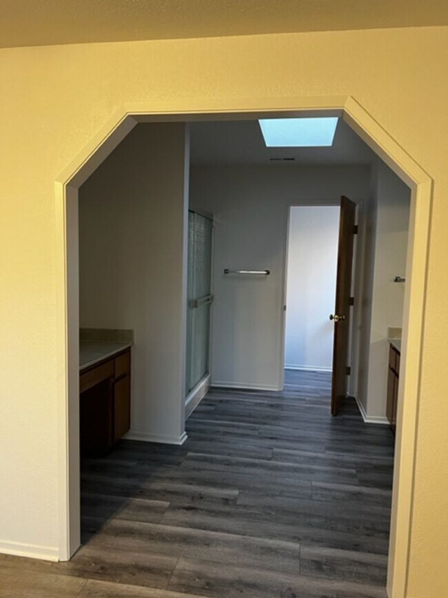 Building Photo - 600 Tuohy St