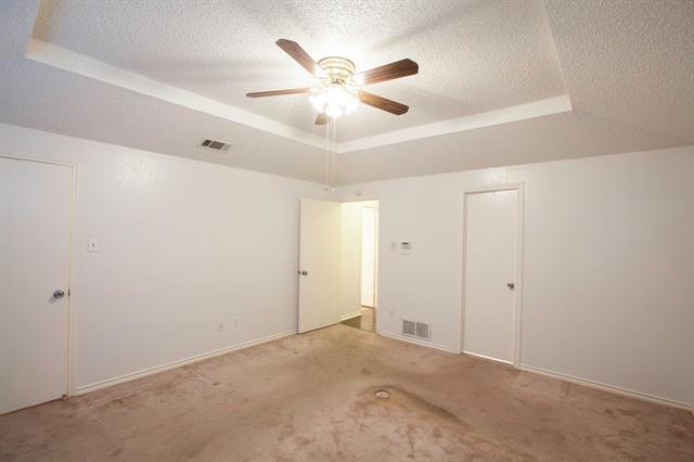 Building Photo - 2025 Lorient Dr