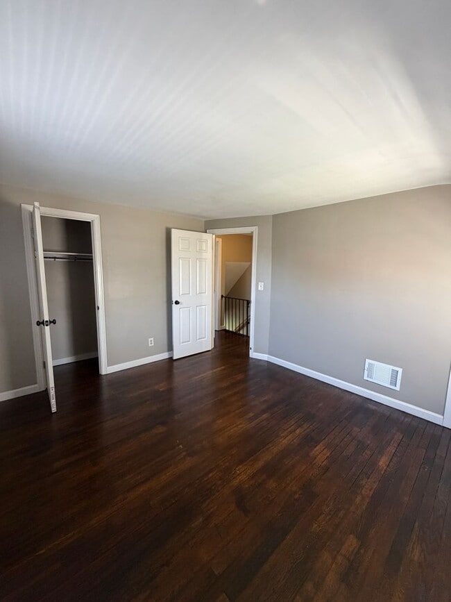 Building Photo - 713 S Broadleigh Rd