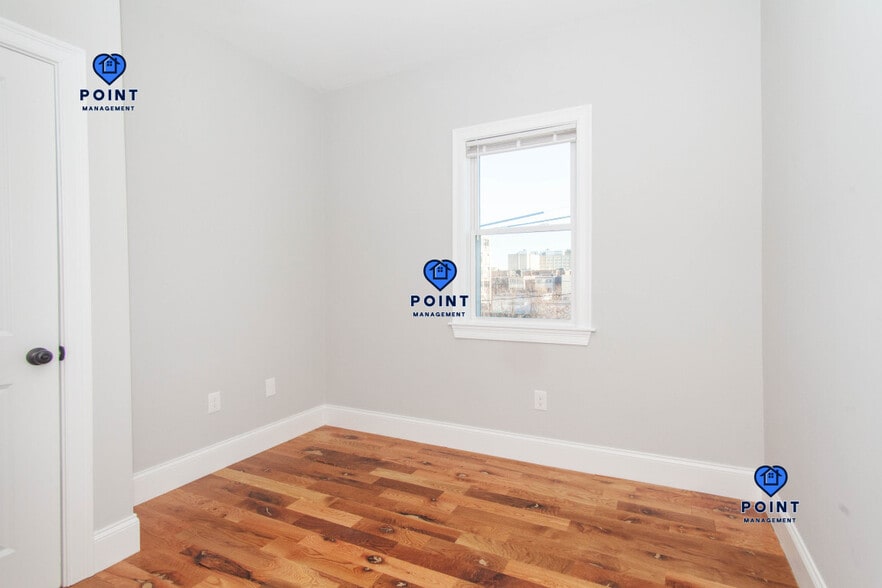 Building Photo - 128 Bremen St