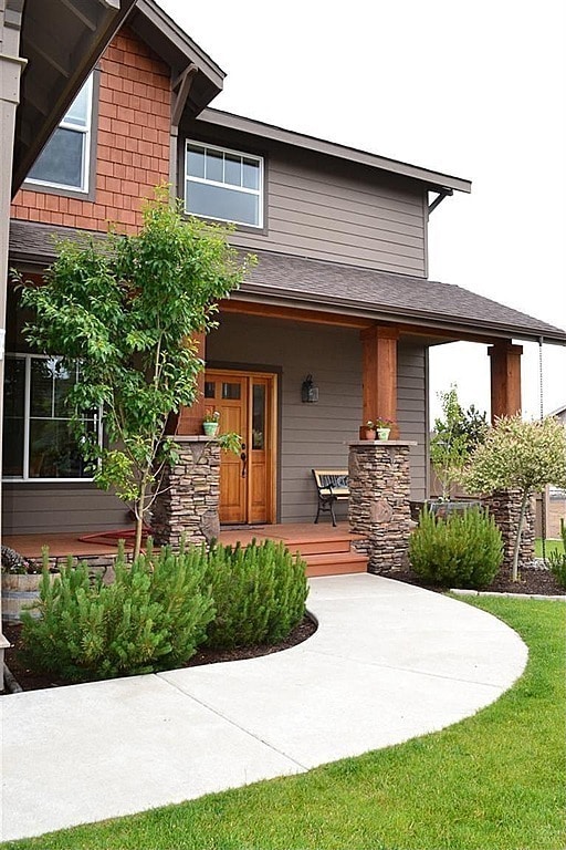 Building Photo - Furnished Home