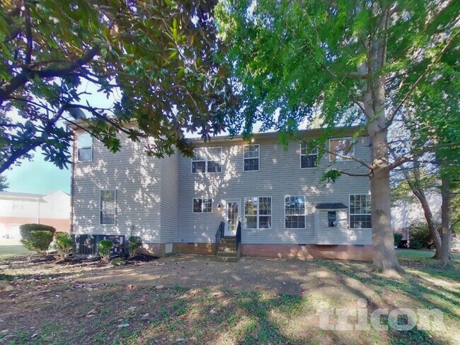 Building Photo - 202 Harris Ct