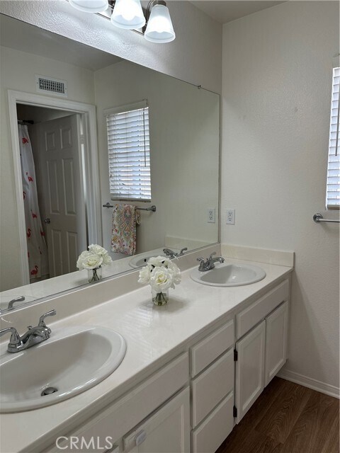 Building Photo - 408 Middlebury Ct