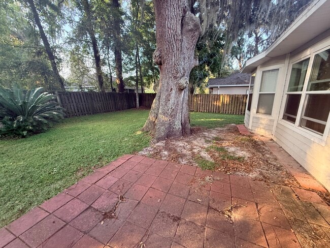 Building Photo - 1804 SW 65th Dr