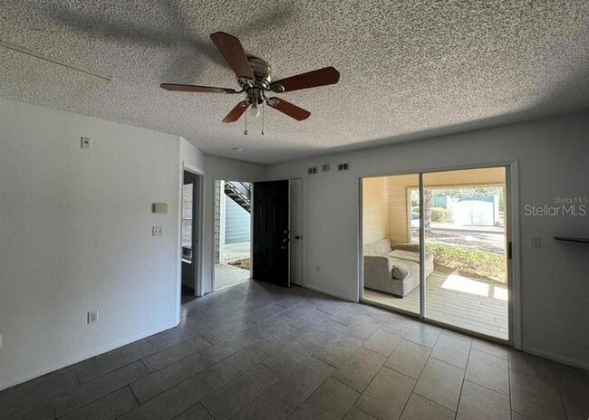 Building Photo - 5136 Park Central Dr