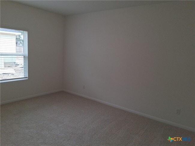 Building Photo - 253 Villars Dr