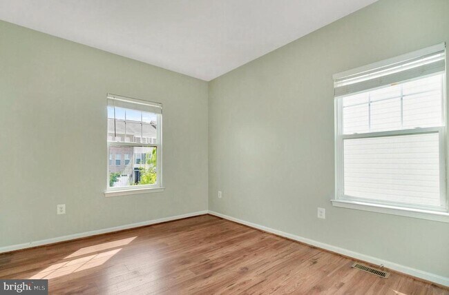 Building Photo - 437 Boxelder Dr