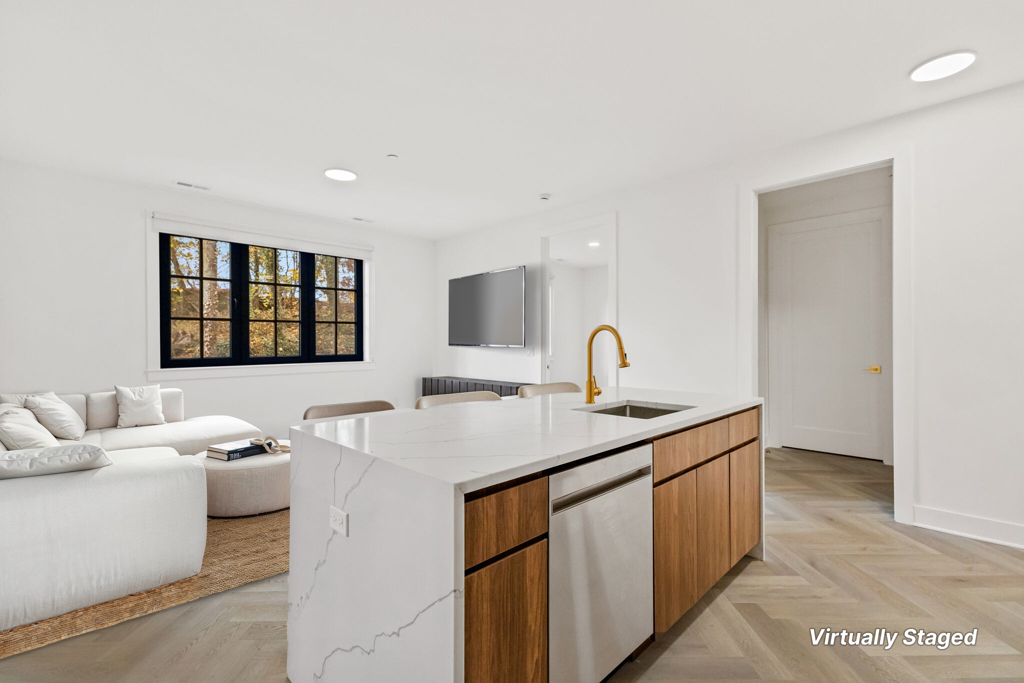 Building Photo - 100 E Putnam Ave