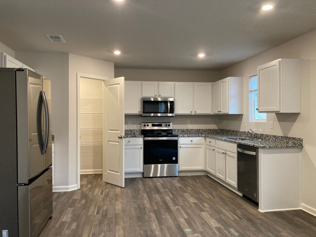 Building Photo - New & Improved Price!