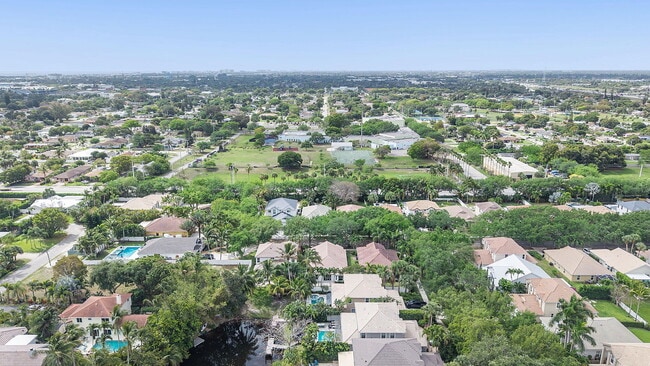 Building Photo - 981 Delray Lakes Dr