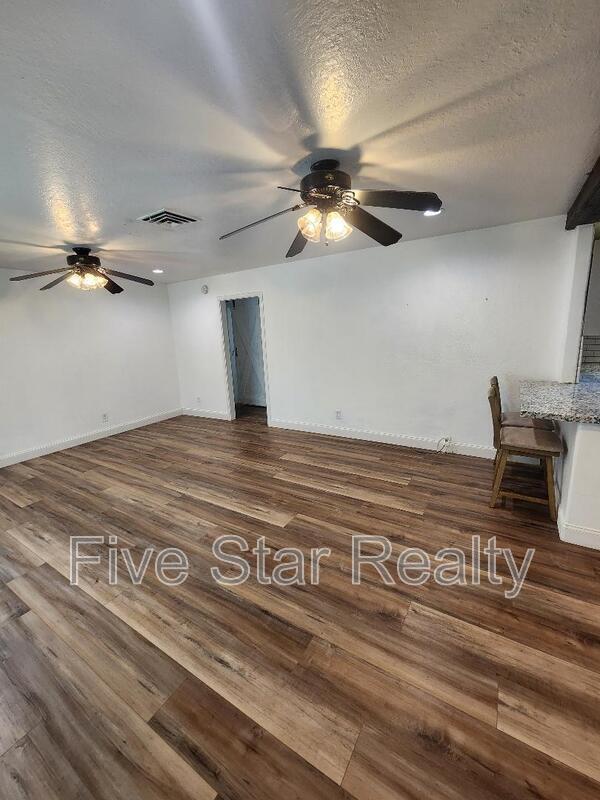 Building Photo - 598 Cassidy Ave
