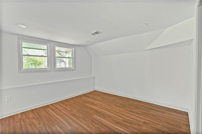 Building Photo - 3119 Piper Dr