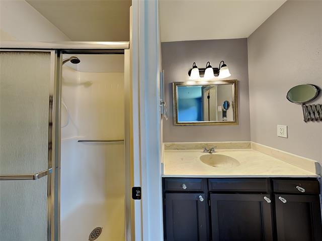 Building Photo - 1334 Forestglen Dr