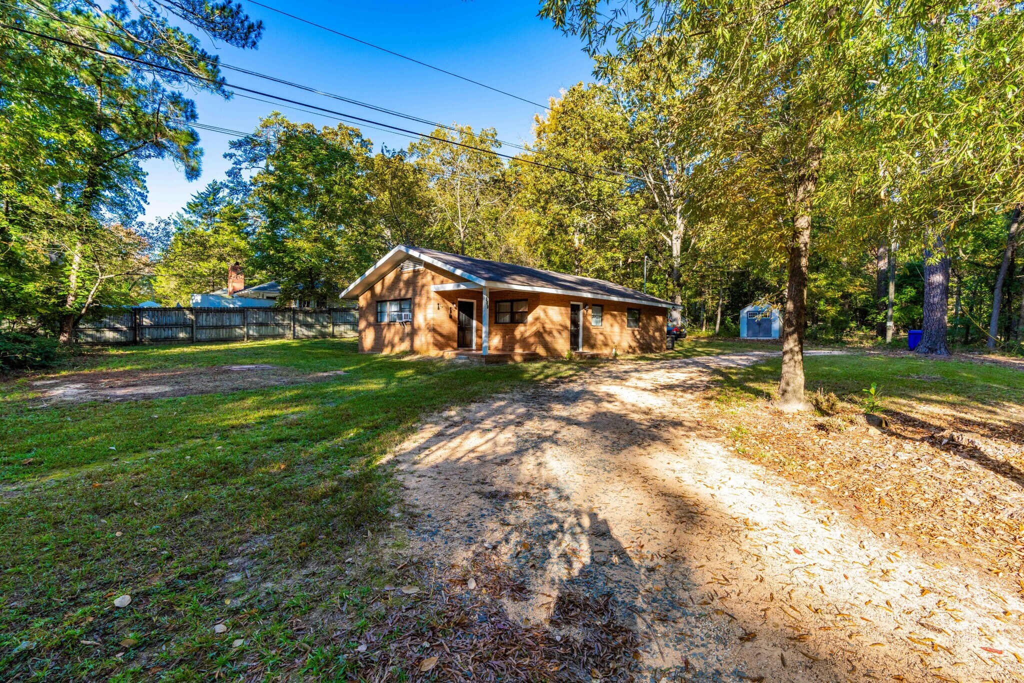 Building Photo - 300 Barclay Rd