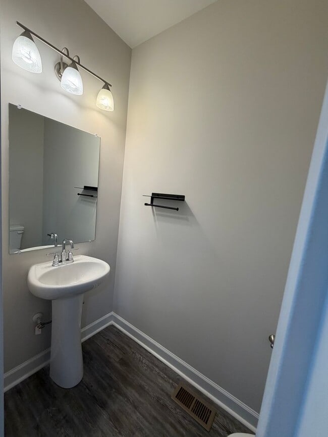 Building Photo - Stunning 3 Bed | 3.5 Bath Townhome in Atlanta’s Sought-After Upper Westside (30318)