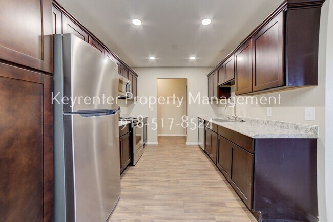 Building Photo - 8041-8041 S 79th E Ave