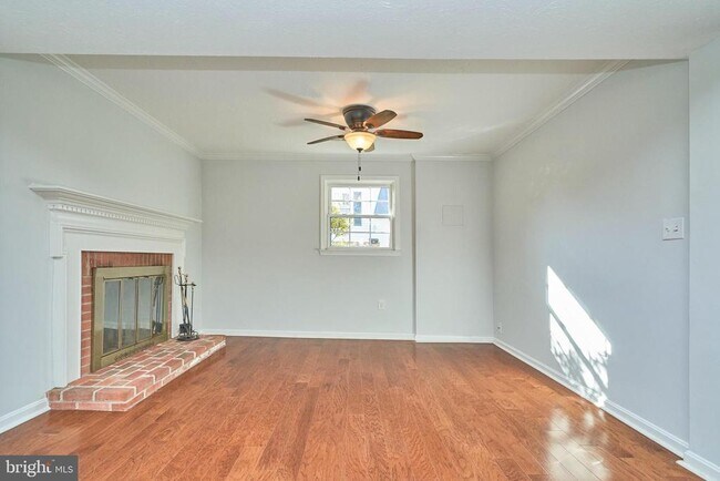 Building Photo - 8038 Sleepy View Ln