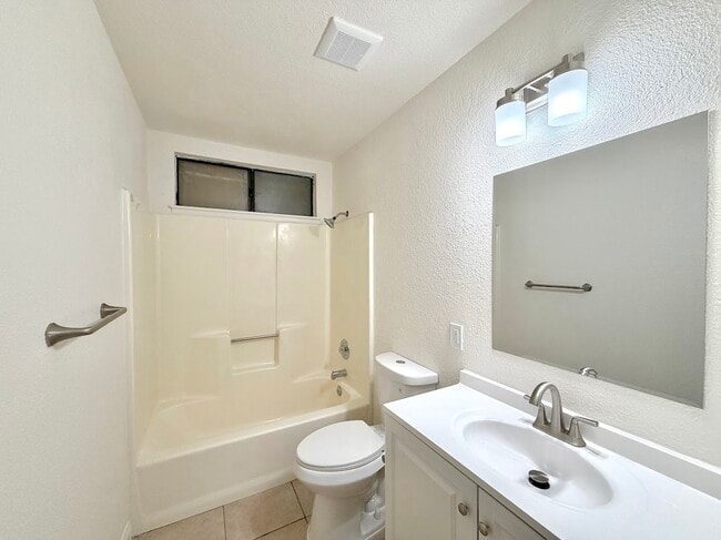 Building Photo - 18089 Capri St