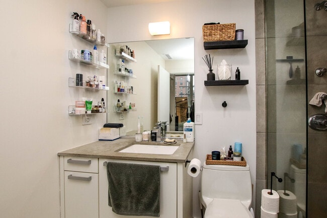 Building Photo - 156 W Superior St