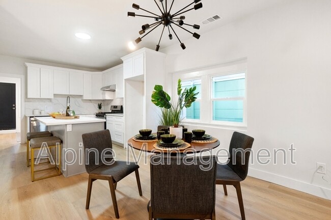 Building Photo - 830 47th St