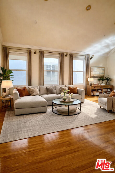 Building Photo - 825 12th St