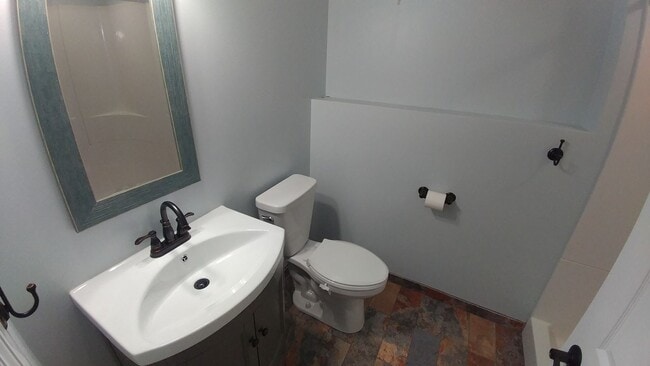 Building Photo - Spacious 4 bedroom 2 Bath Single Family Mt Pleasant