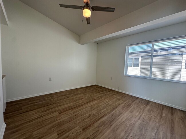 Building Photo - 3048 Anderberg Dr