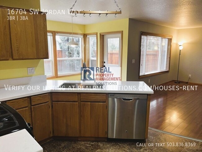 Building Photo - 16704 SW Jordan Way